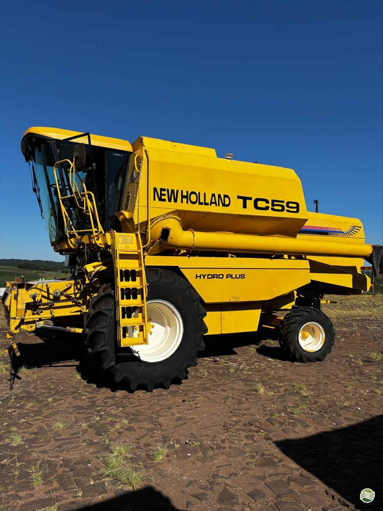 COLHEITADEIRA NEW HOLLAND TC 59 Comatral Caminhões e Máquinas Agrícolas PANAMBI RIO GRANDE DO SUL RS